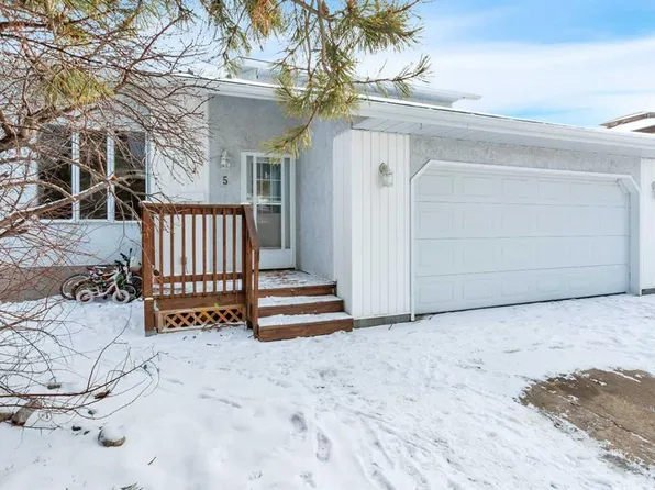 5 N Blackstone Ave, Lacombe, AB T4L 1P8