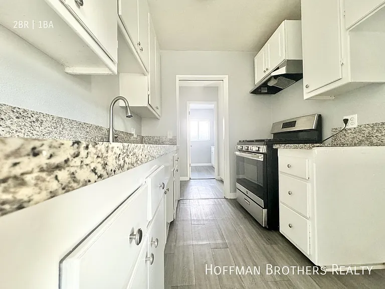1431 Elm Ave #1 — Photo 2
