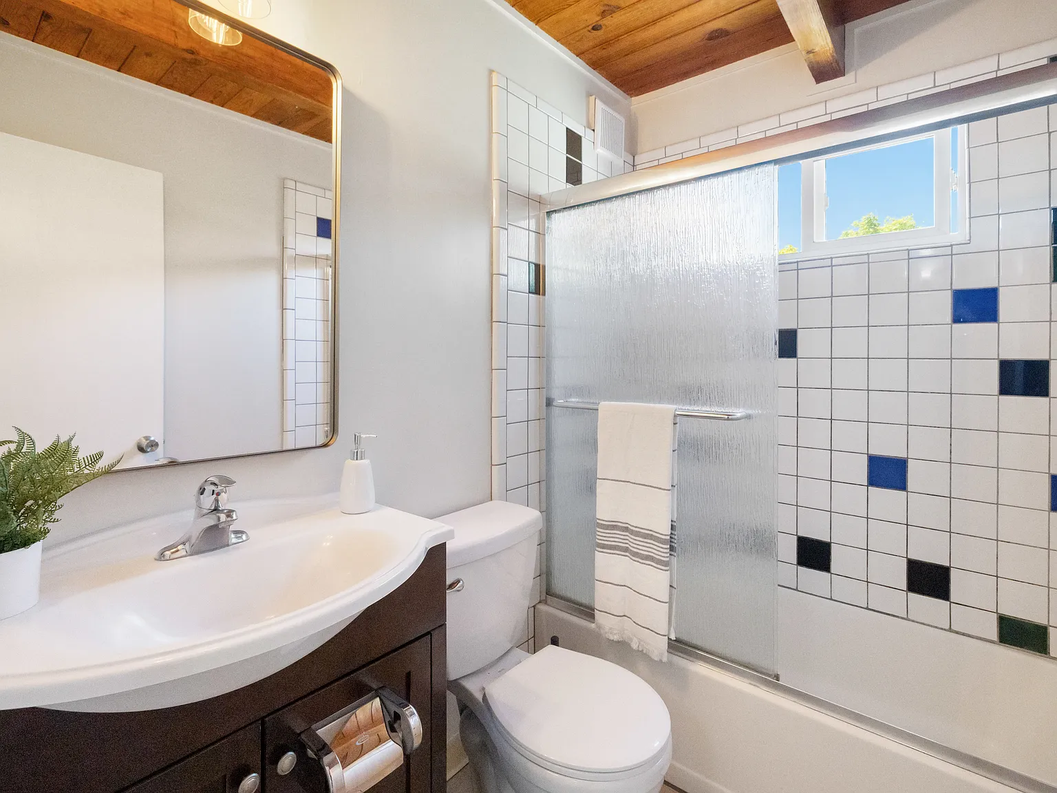 1375 Brommer Way — Photo 3