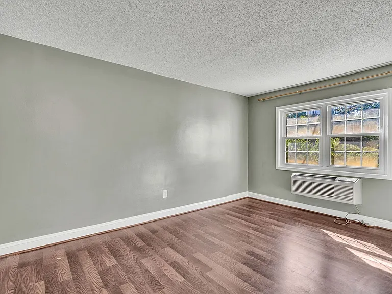 2237 Farrington Ave #203 — Photo 5