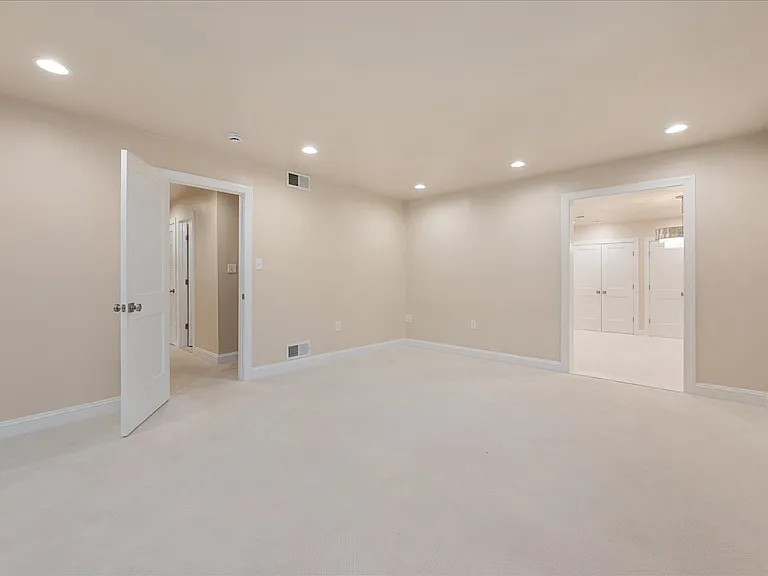 9036 Jeffery Rd — Photo 43