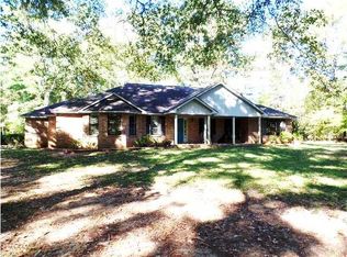 592 Huggins Rd, Valley Grande, AL 36701