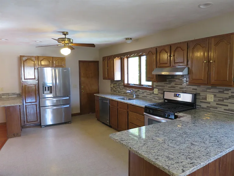 1 Winchester Pl — Photo 4