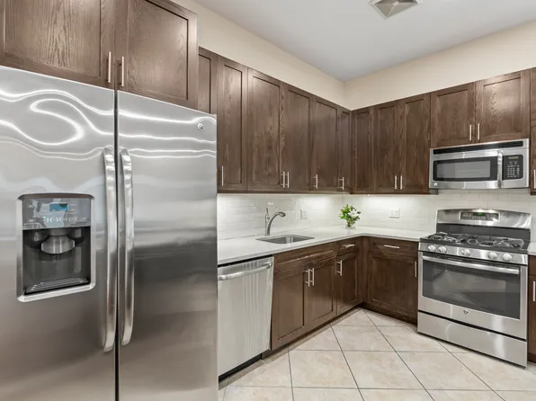 90 Bay Street Landing image 12 of 49