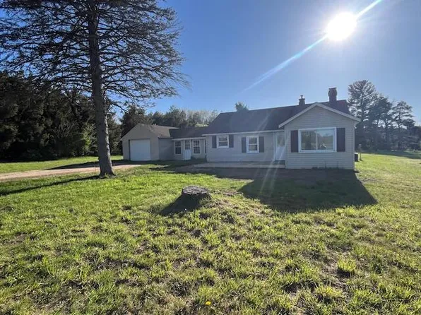 1232 26th St, Allegan, MI 49010