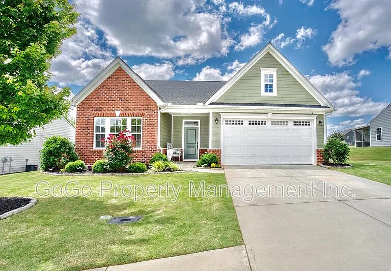 11 Pequot Dr — Photo 1