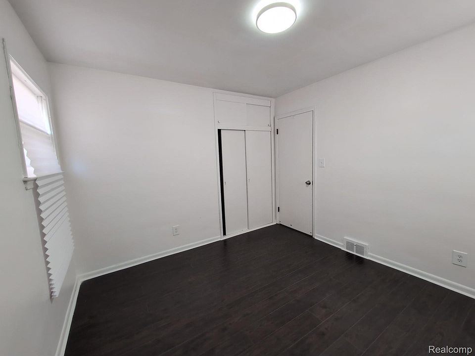 1901 Edison St, photo 17