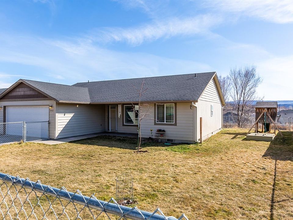 1st image of 2492 NE Bobbi Pl