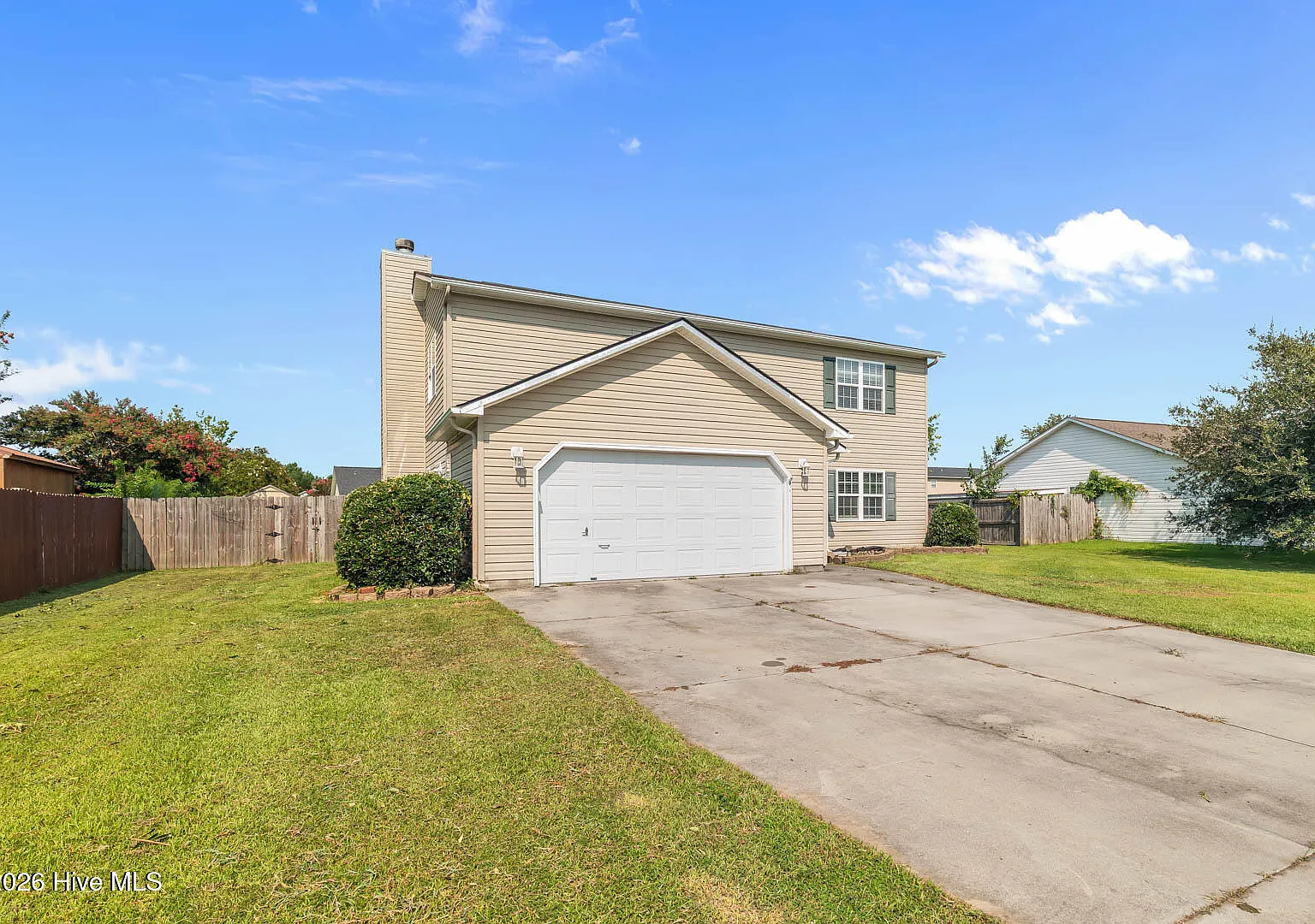 3 bed, 2.5 bath, 1798 sqft, $1,900 — Photo 3