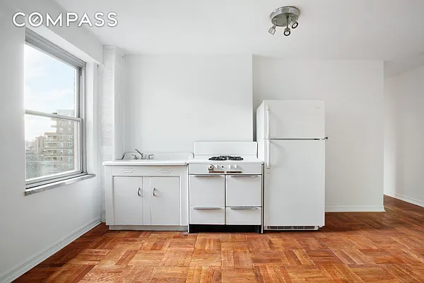 Sold by Compass | media 5