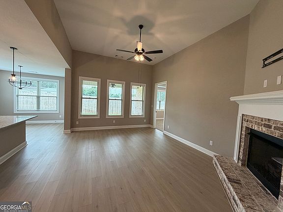3rd image of 417 Otters Ridge Dr