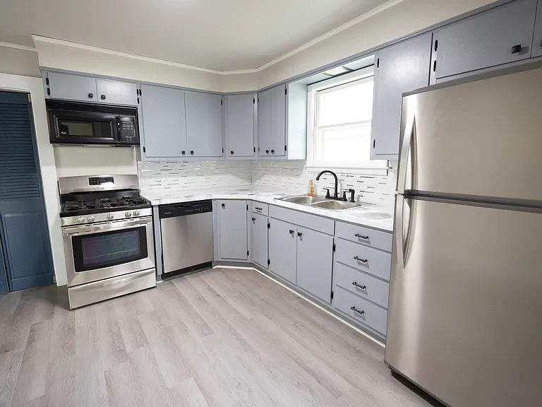 413 E Hazel Ave — Photo 5