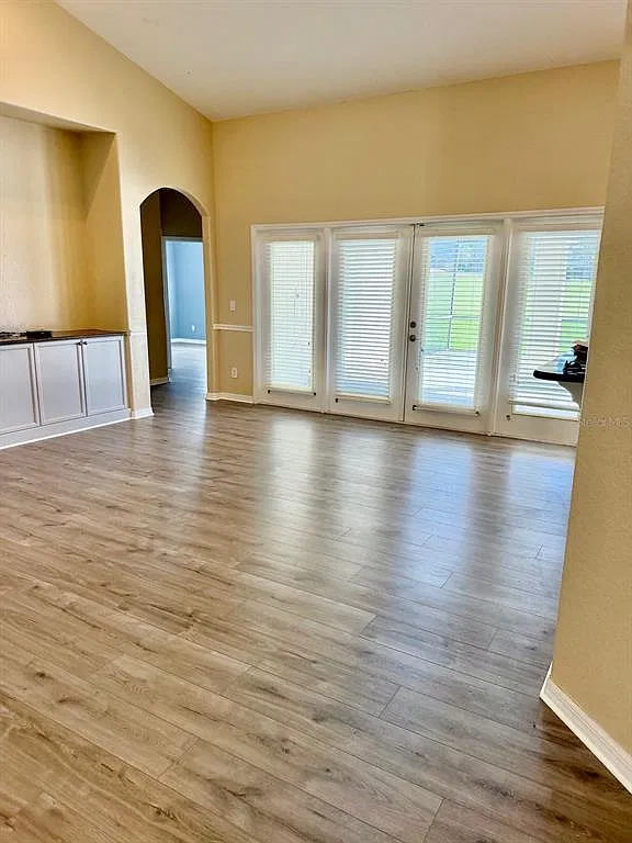 4 bed, 3.0 bath, 2383 sqft, $3,100 — Photo 2