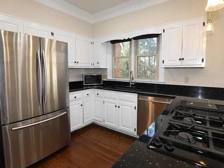 809 Houndslake Dr — Photo 19