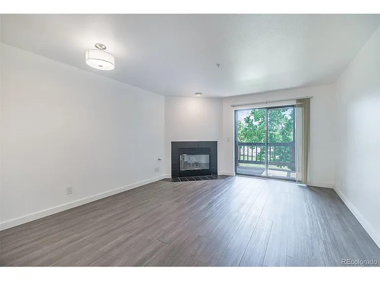 2727 Folsom St #211 — Photo 6