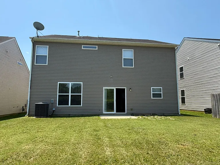 3700 Herkimer Dr — Photo 4