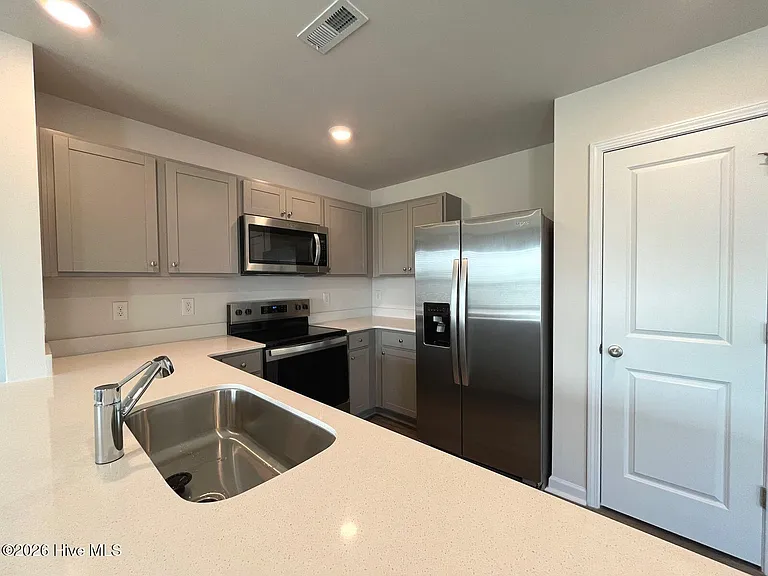 201 Maddox Dr — Photo 13