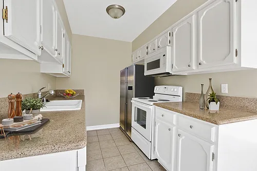 115 N Doheny Dr Photo 1