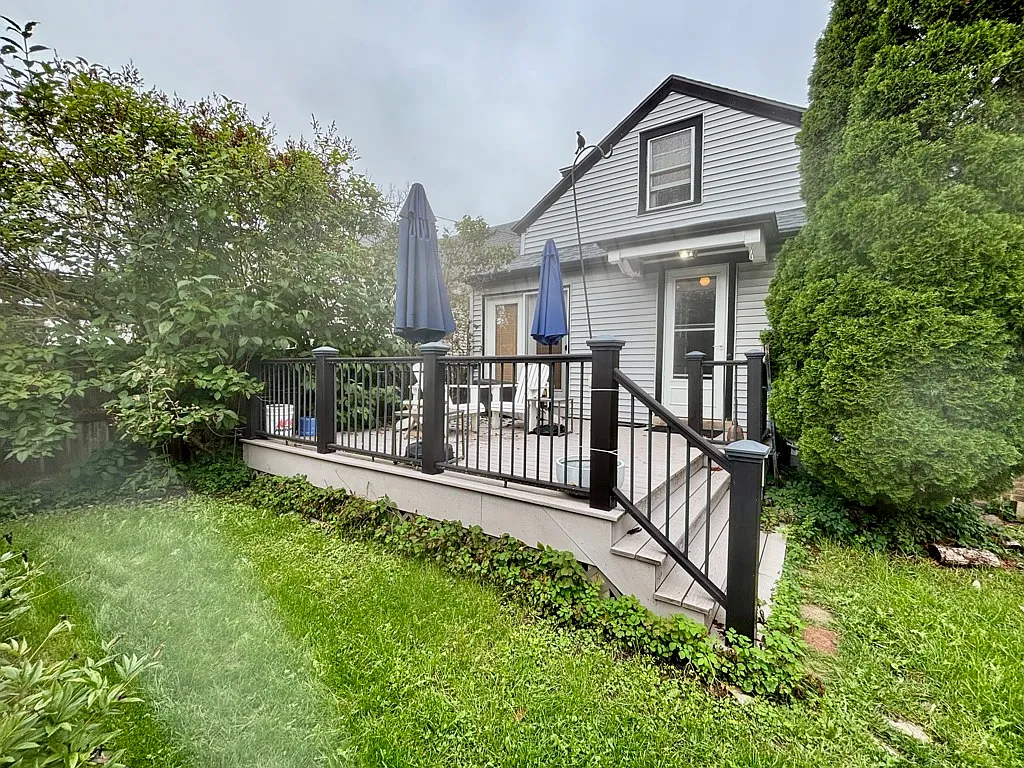 Spacious 4-Bed Home with Garage, Central A/C and In-Unit Laundry — Photo 1