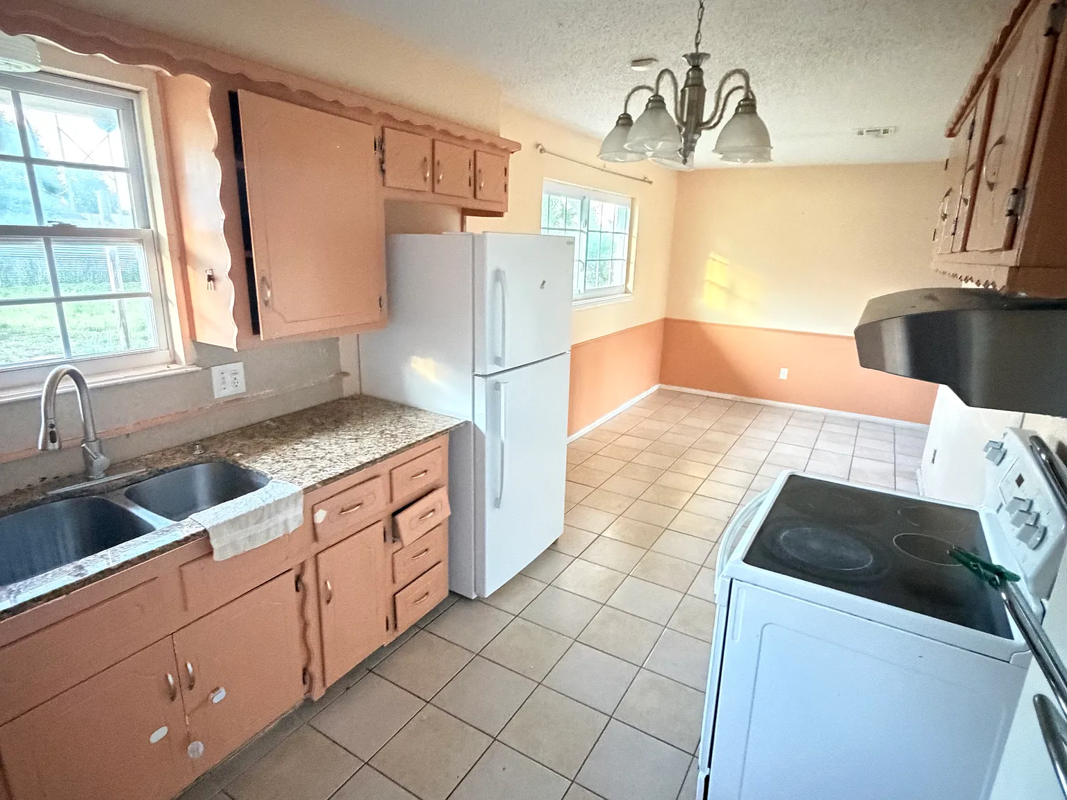 3 bed, 968 sqft, $1,200 — Photo 3