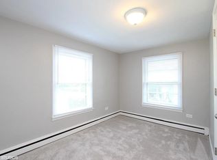 1112 Adams Ave, Wauconda, IL 60084