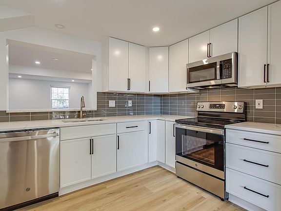 3rd image of 6808 Ericka Ave