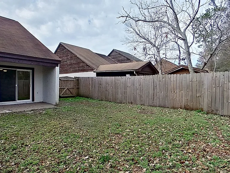 7607 Melissa Ct N — Photo 17