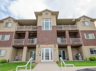 460 Bradley Pl Unit 11, North Liberty, IA 52317