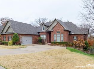 3642 E Chatsworth Rd, Fayetteville, AR 72703