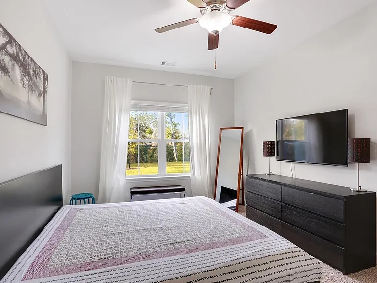 180 Shelton St — Photo 10