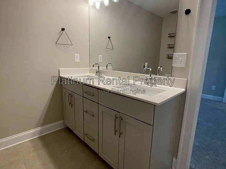 3215 Summerpoint Xing — Photo 66