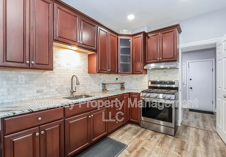 313 Home Ave — Photo 5