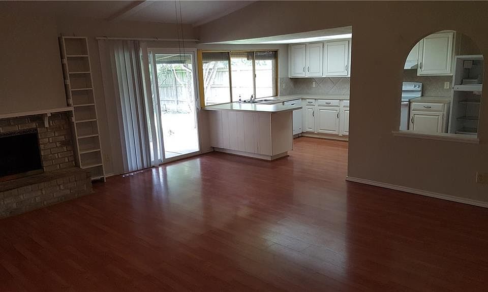 1st image of 1525 Windy Meadow Dr