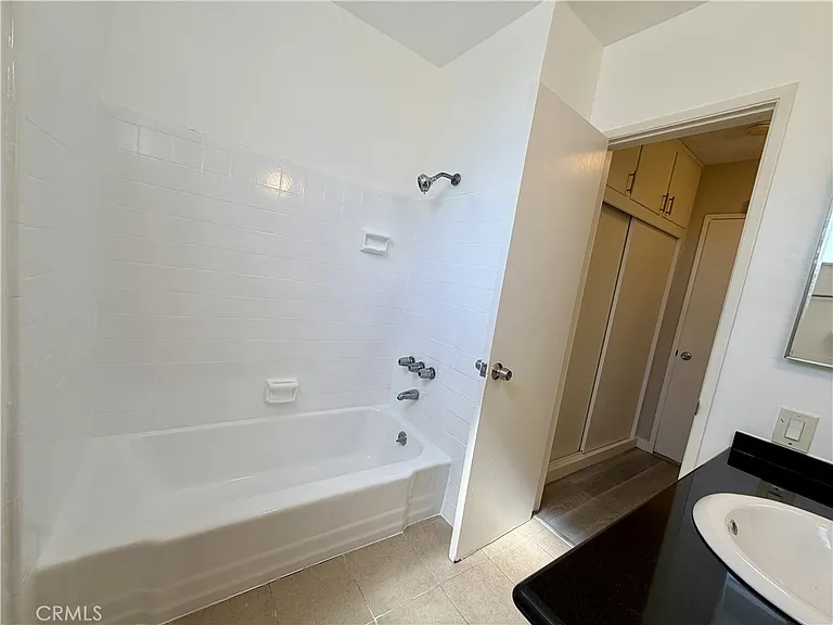 2309 Cedar Ave — Photo 11