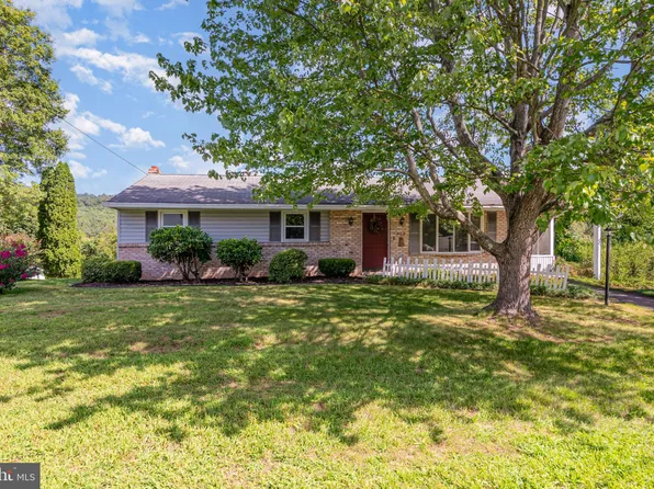 424 Vesta Dr, Dauphin, PA 17018