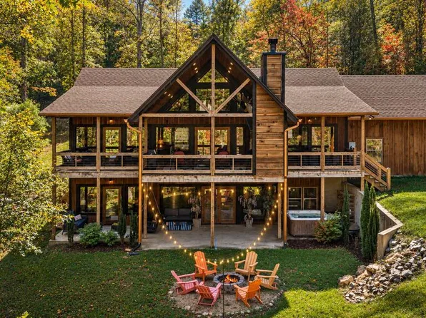 50 W Shalom Ct, Blue Ridge, GA 30513