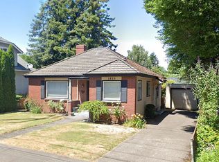 1855 SE Reedway St, Portland, OR 97202