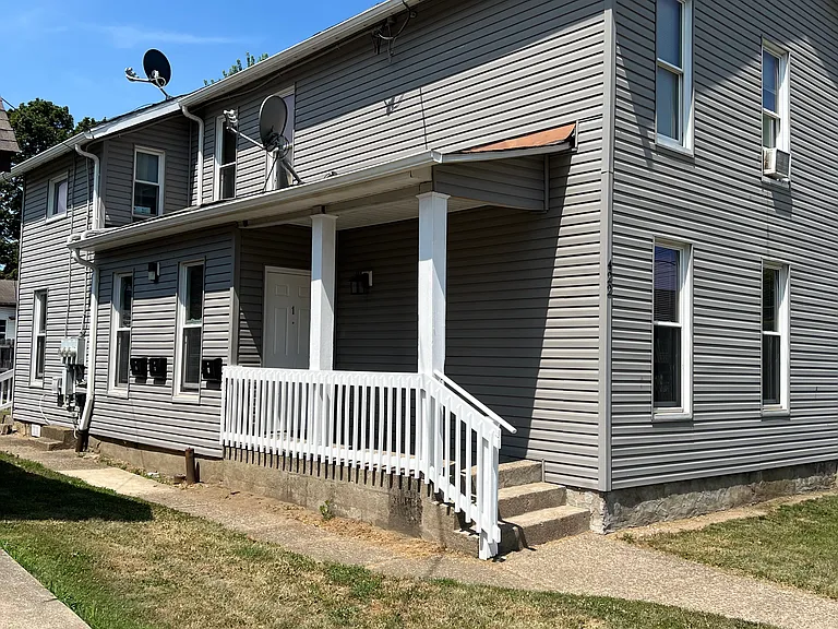 422 Walnut St #1 — Photo 1