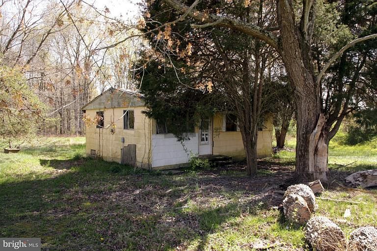 1st image of 211 Johnson Ln