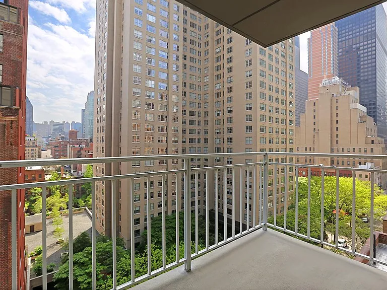 333 E 56th St #4K — Photo 5