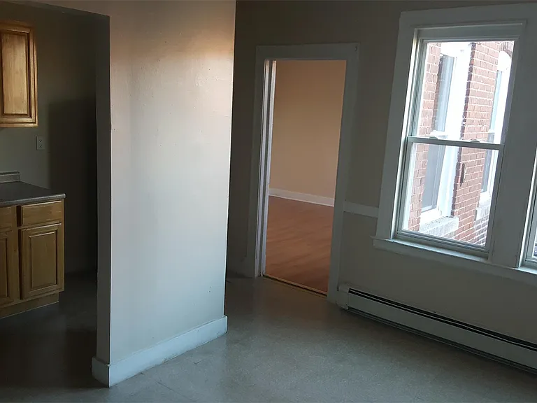 254 Albany Ave #C2 — Photo 2
