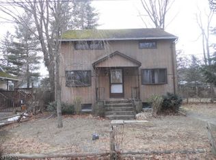 7 Burrow Rd, Hewitt, NJ 07421