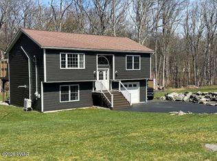 267 Mountain Top Dr, Dingmans Ferry, PA 18328