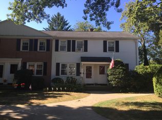 443 Sylvan Knoll Rd, Stamford, CT 06902