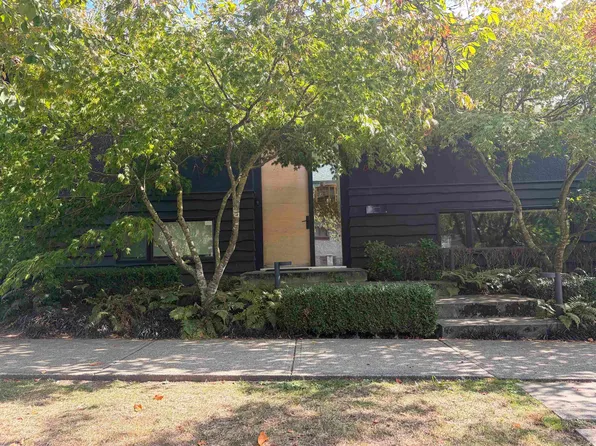 8330 Adera St, Vancouver, BC V6P 5E5