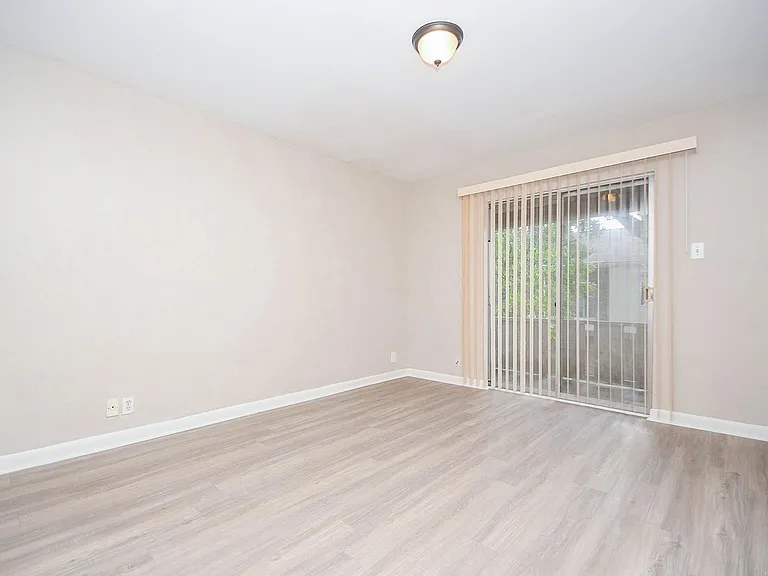2585 Marilee Ln #2 — Photo 10