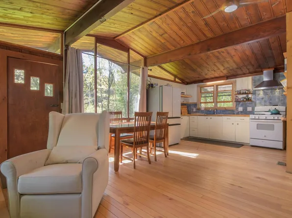 1310 Clif Reynolds Road, Cambridge, VT 05464