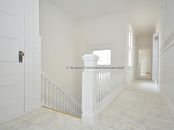 5th image of 40 Jasper Pl