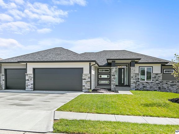 3rd image of 8117 S 184th Ave