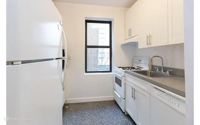 Rented by Douglas Elliman | media 14